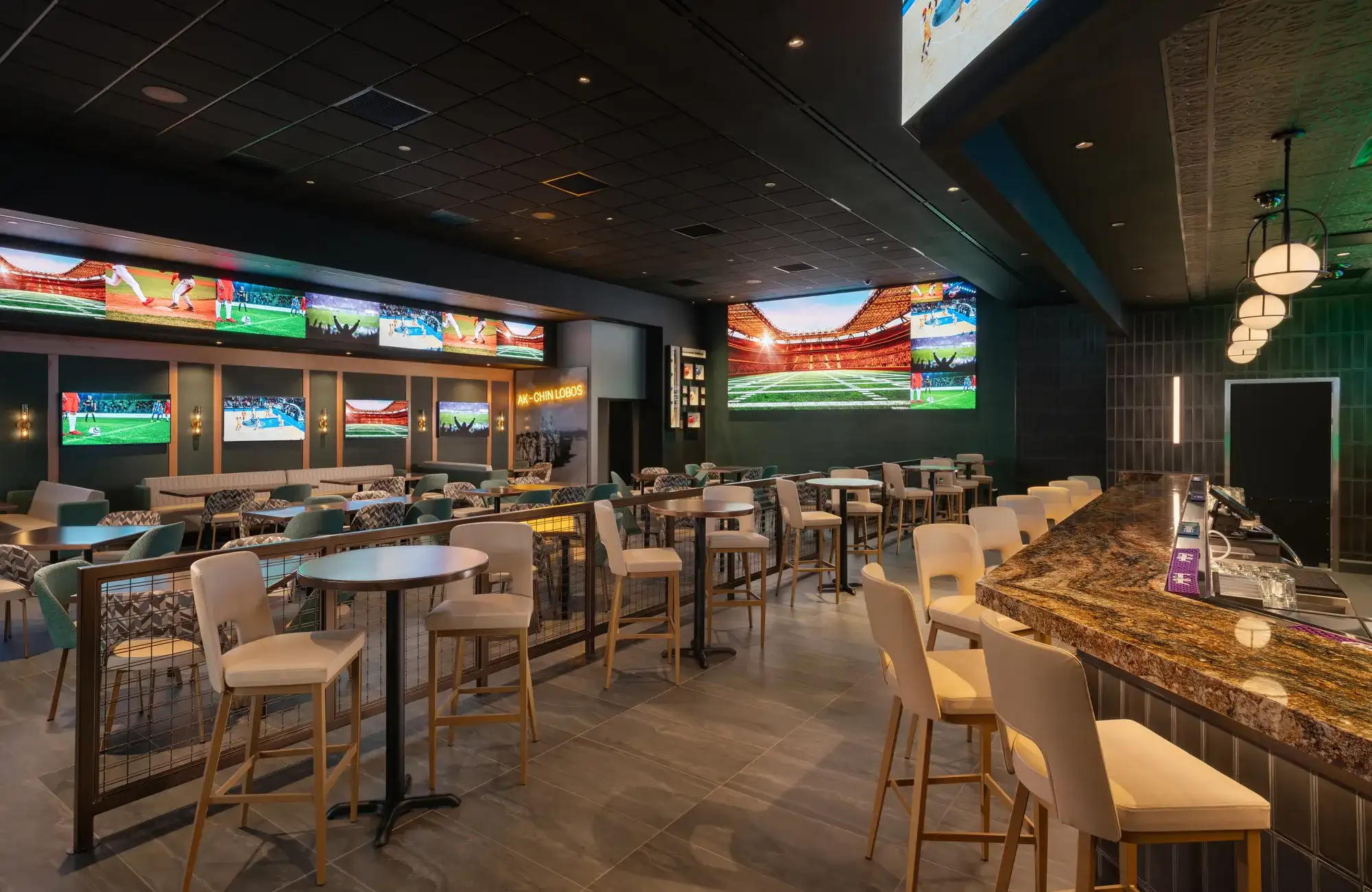 Caesars Sportsbar Main Room at Harrah's Ak-Chin