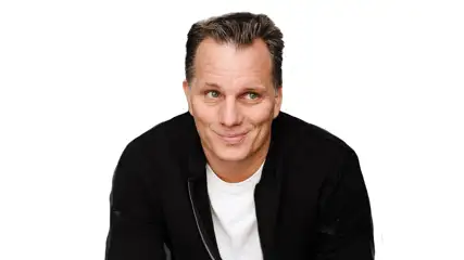 Adam Hunter Headshot
