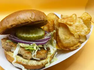 Chicken Sandwich at Cross Street Grill at Harrah's Joliet