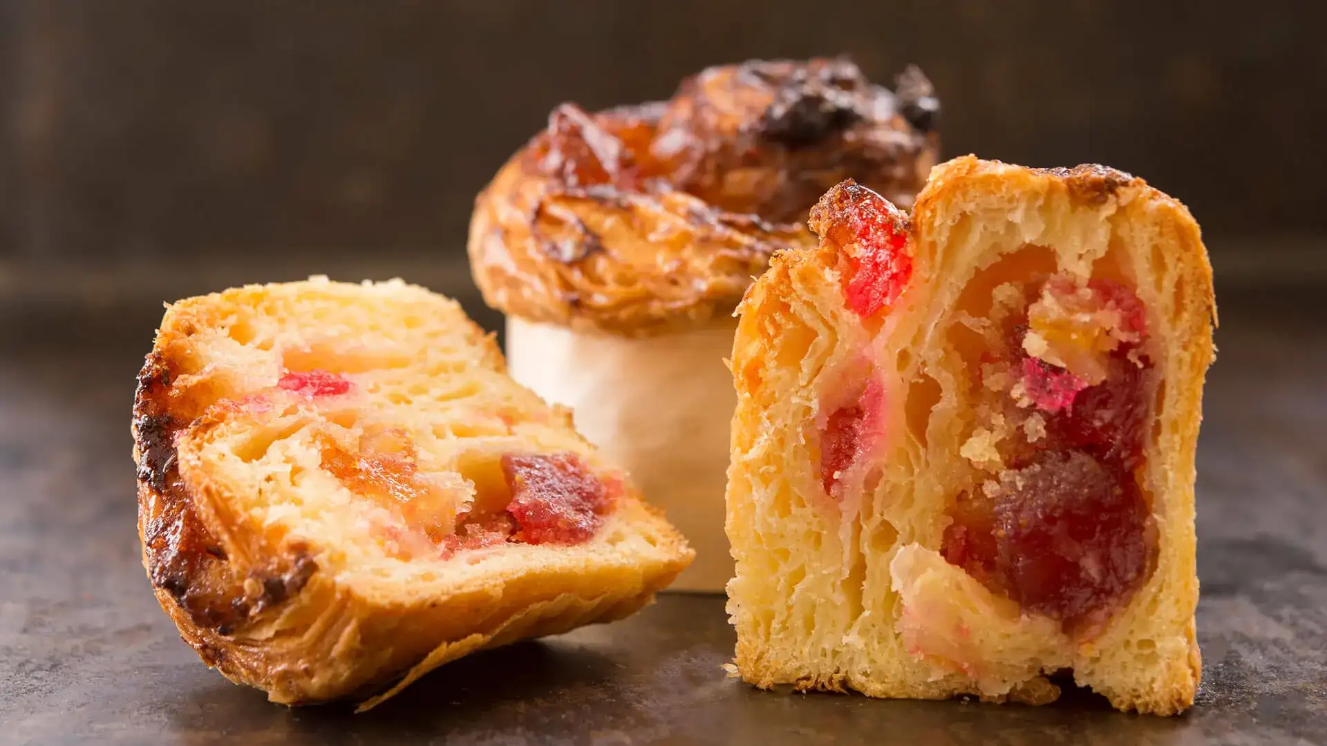 Brioche pastry with fruity filling.