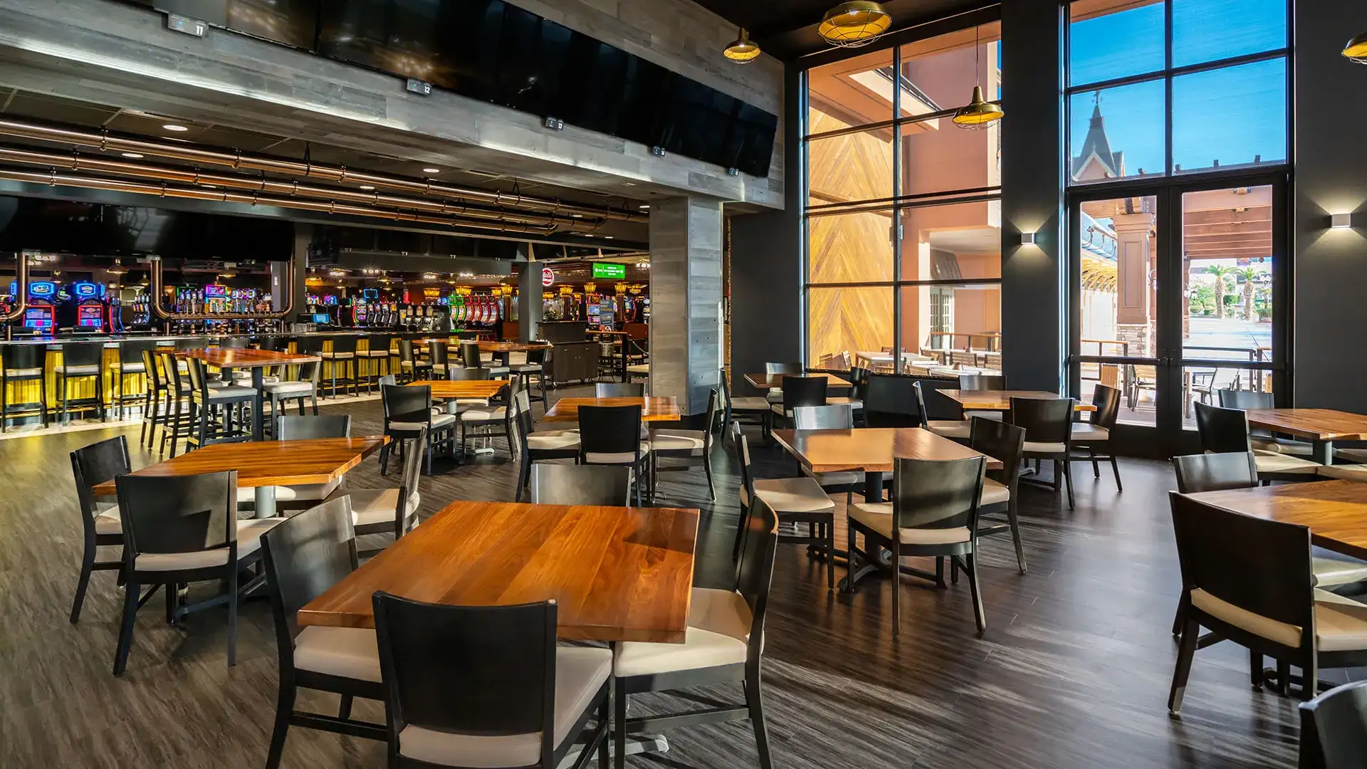 Beautiful dining area of Brew Brothers in Laughlin.