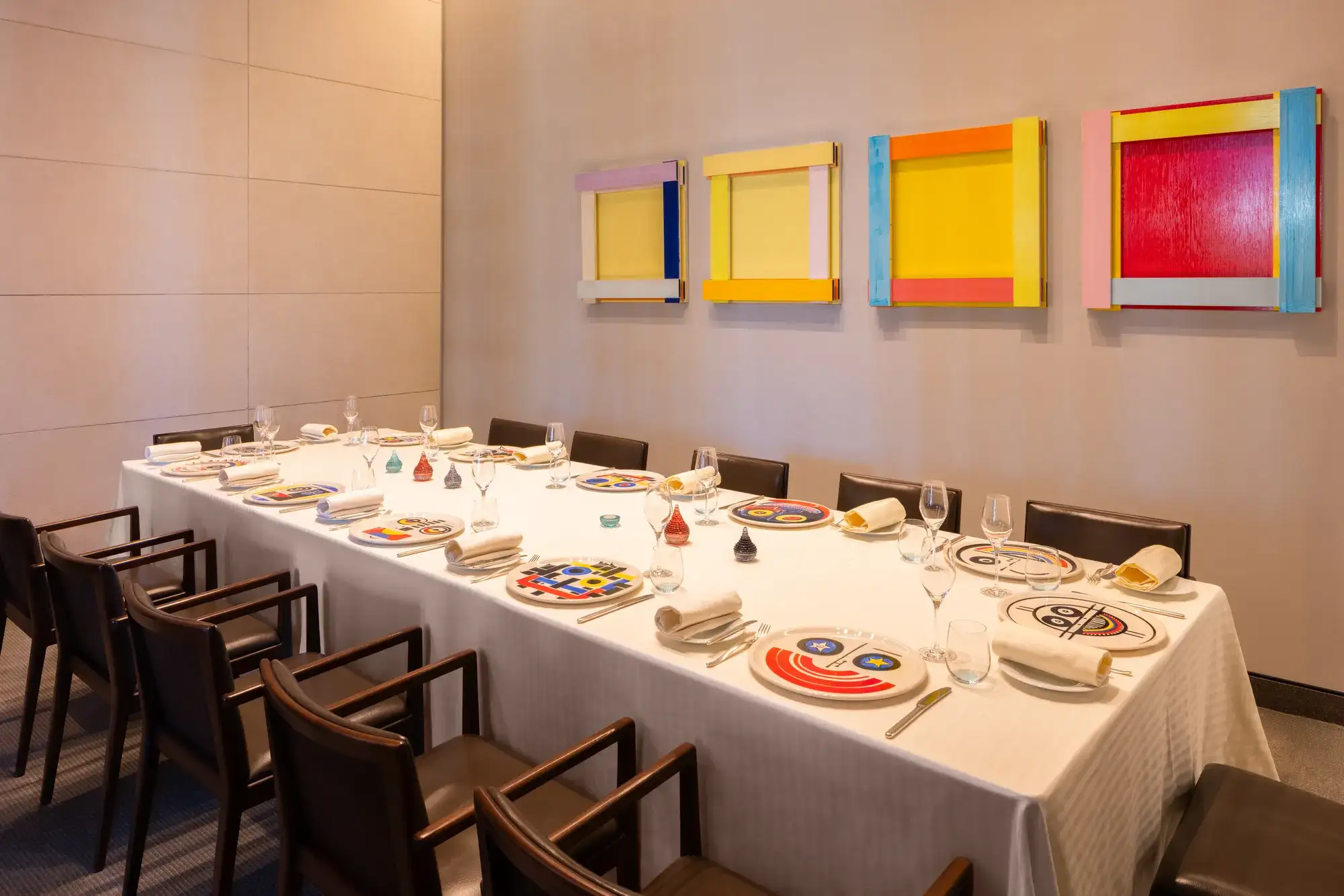 Dining table at Restaurant Guy Savoy